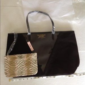 NWT... VS bag set